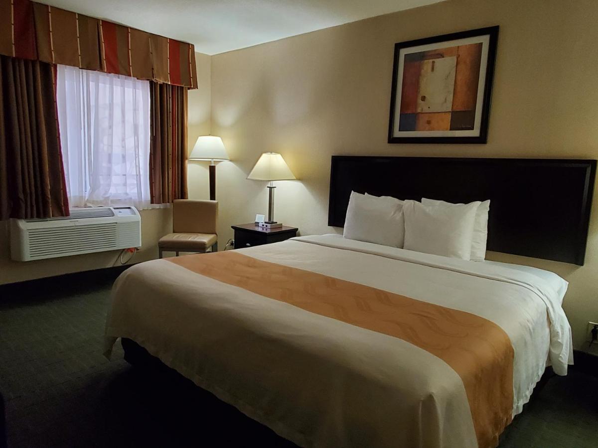 Quality Inn & Suites Anaheim At The Park Exterior foto