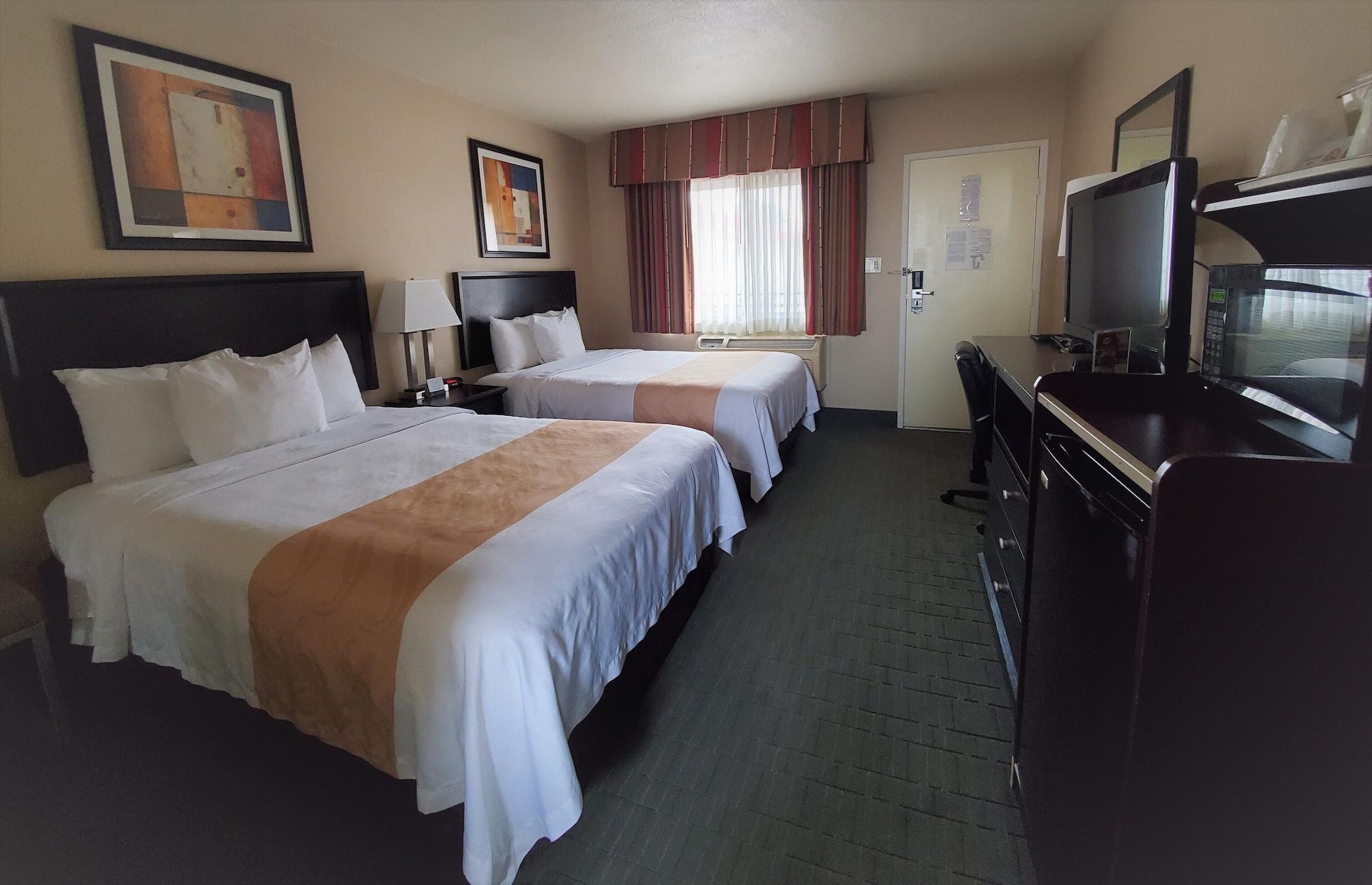 Quality Inn & Suites Anaheim At The Park Exterior foto