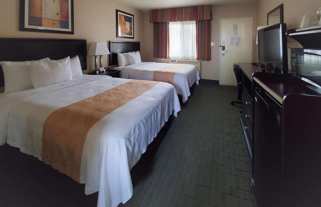 Quality Inn & Suites Anaheim At The Park Exterior foto