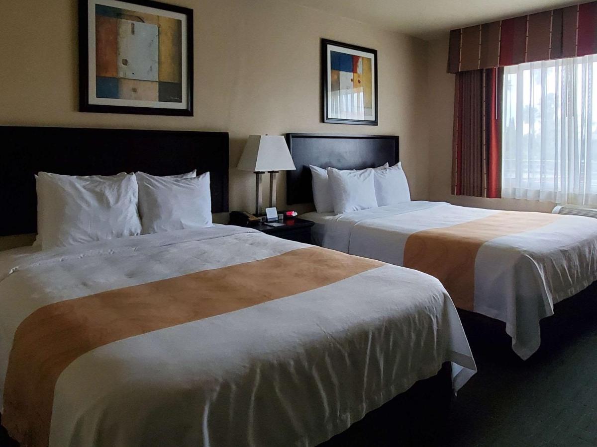 Quality Inn & Suites Anaheim At The Park Exterior foto