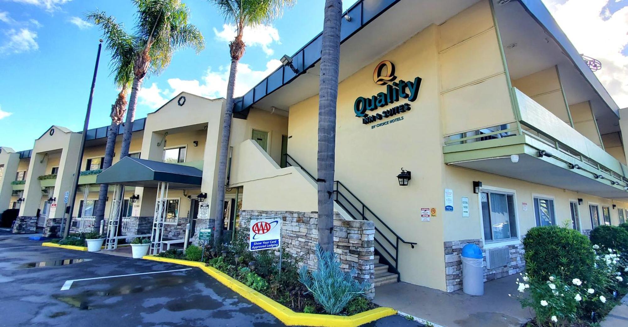 Quality Inn & Suites Anaheim At The Park Exterior foto