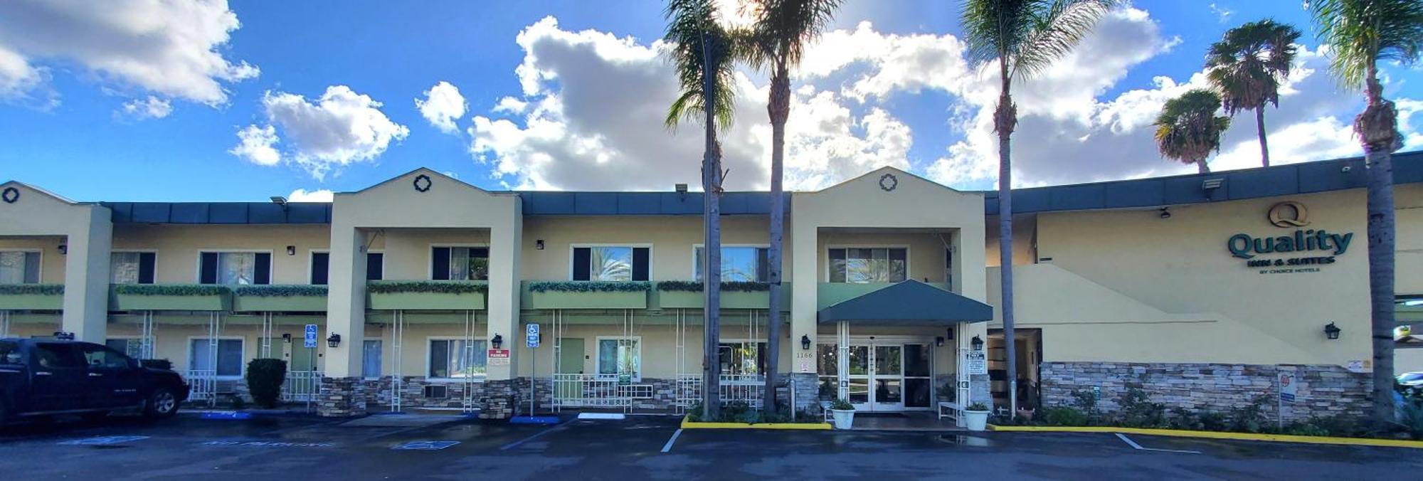Quality Inn & Suites Anaheim At The Park Exterior foto